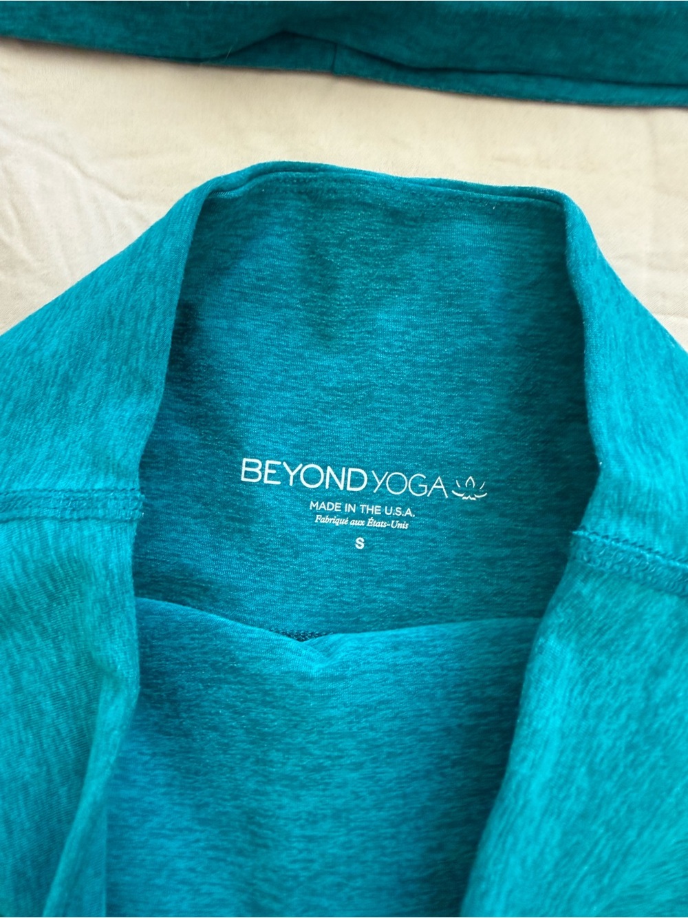 Beyond Yoga Teal High-Waist Bike Shorts and Top - Picture 2 of 3